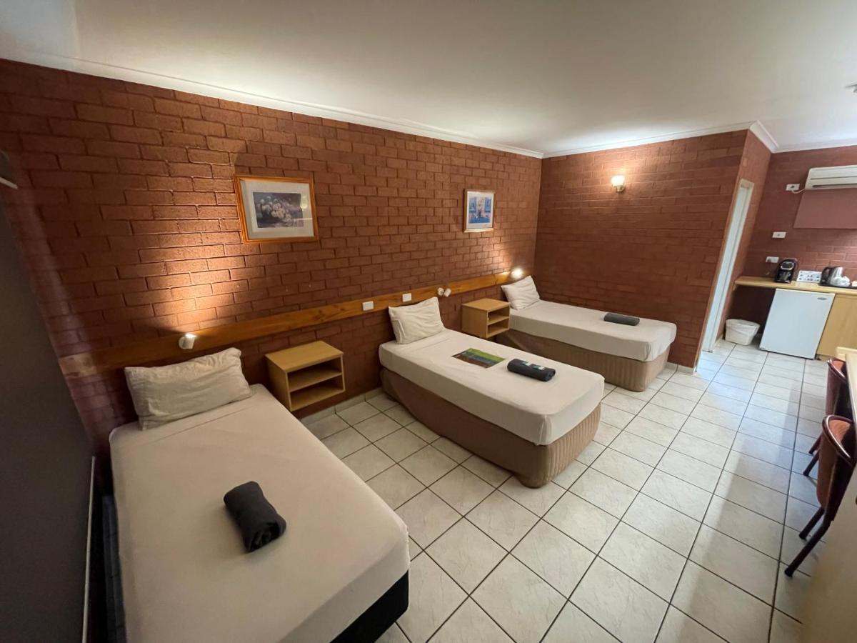 קתרין Pine Tree Motel מראה חיצוני תמונה
