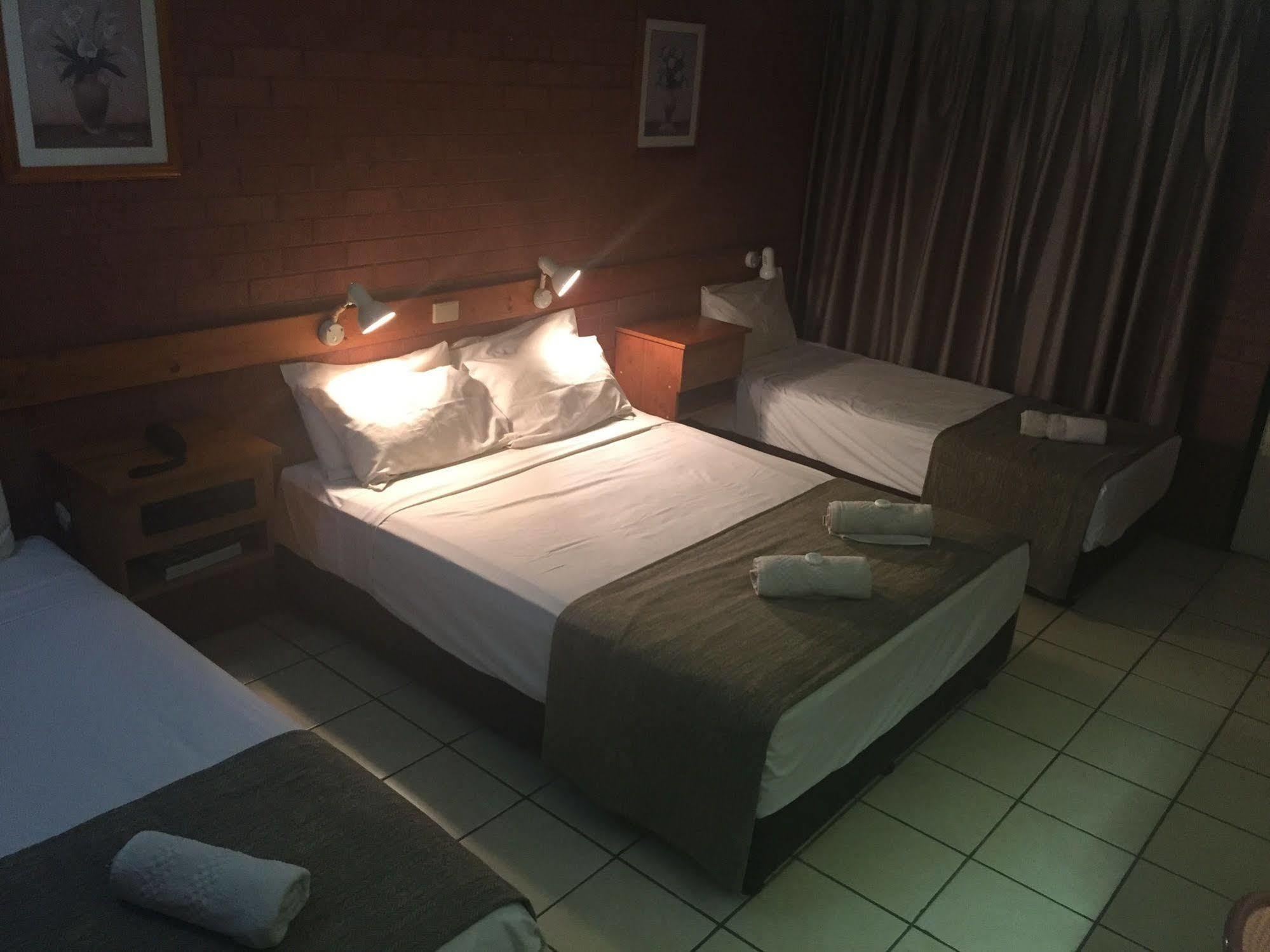 קתרין Pine Tree Motel מראה חיצוני תמונה