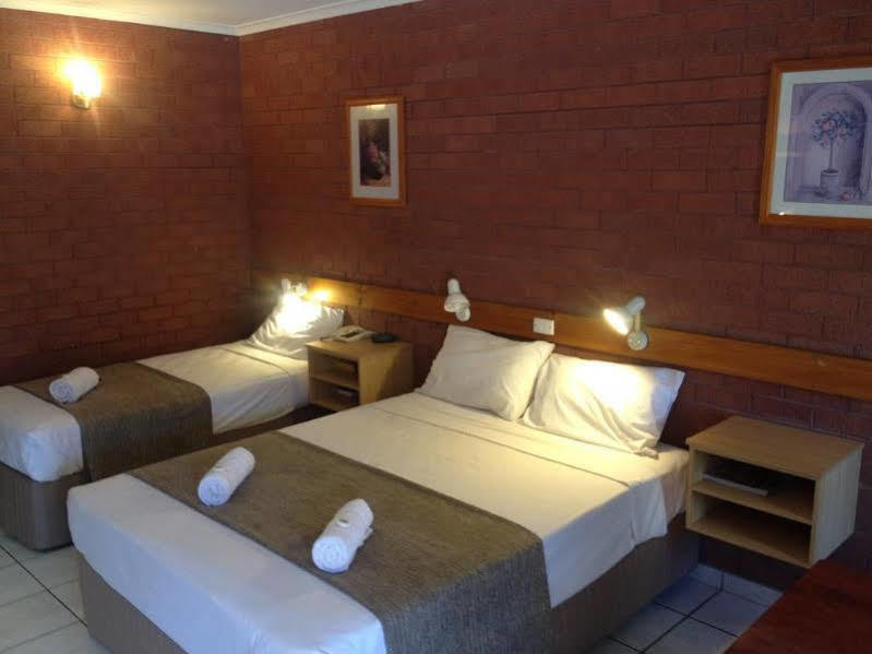 קתרין Pine Tree Motel מראה חיצוני תמונה