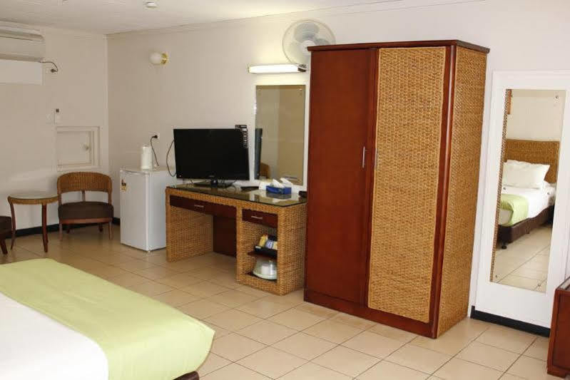 קתרין Pine Tree Motel מראה חיצוני תמונה
